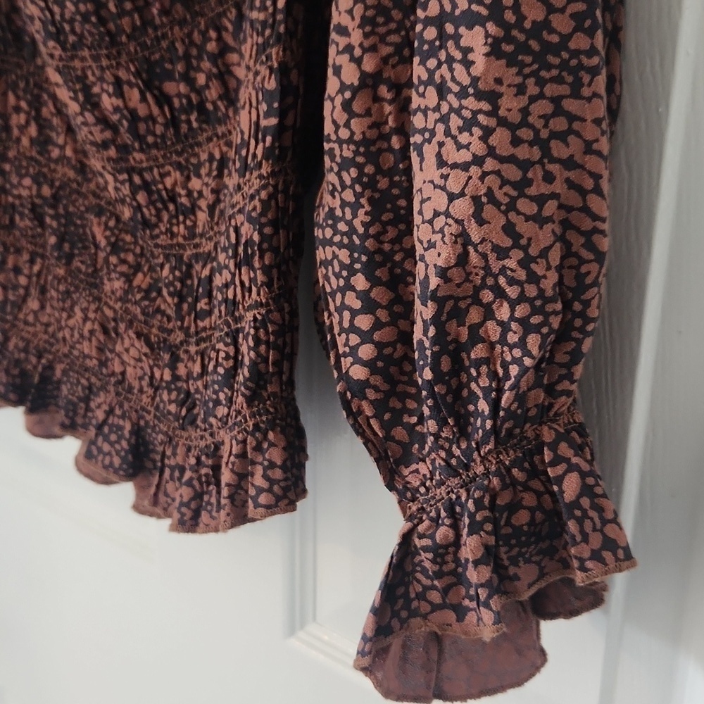 Urban Outfitters Women's Giselle Black and Brown Smocked Top Medium - Picture 6 of 10